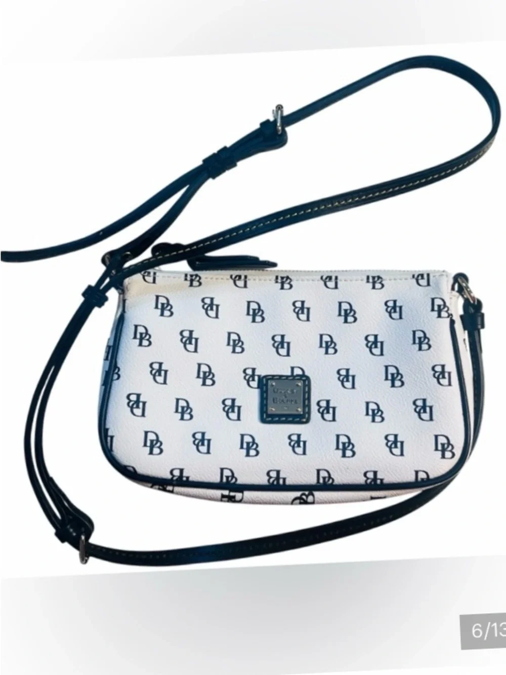 New Dooney & Bourke White & Black DB Logo Crossbody. - Picture 4 of 7